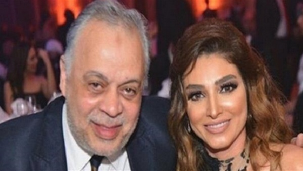 هكذا احتفلت روجينا مع النجوم بعيد ميلاد أشرف ذكي (فيديو)
