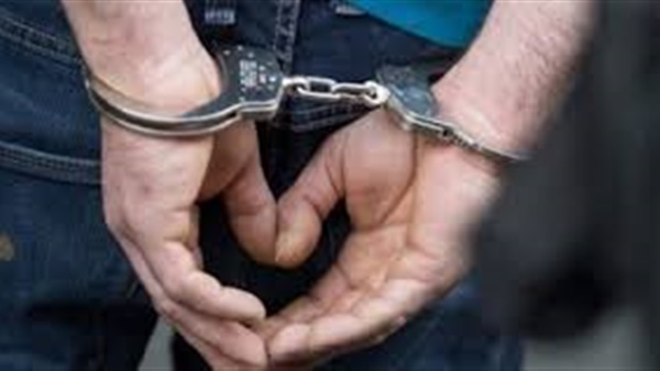 القبض على نصاب ادعى قدرته على توليد الدولارات بالمعادى