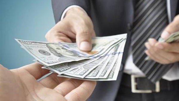 في المعادي فقط.. تحويل الأوراق إلى دولارات باستخدام الكيماوي