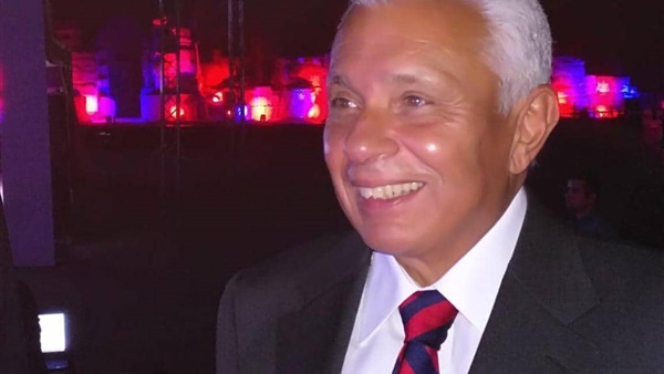 الدكتور حسام كامل رئيس جامعة القاهرة الأسبق