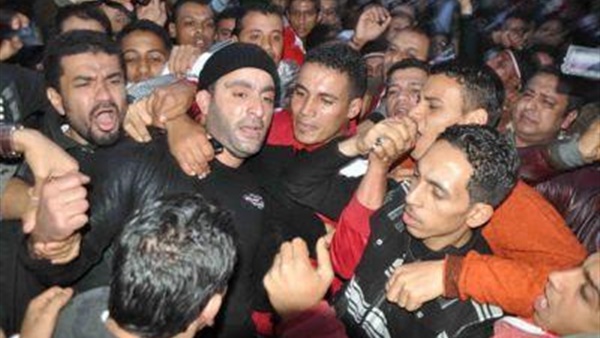 نجوم تعرضوا للضرب في ميدان التحرير