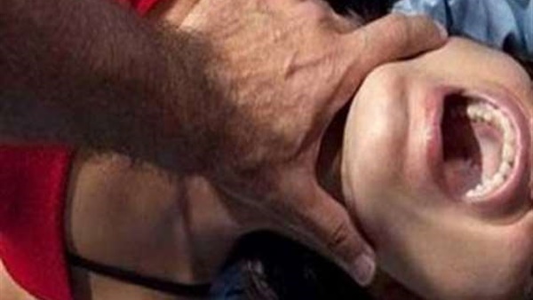 عامل يضع خطة لاغتصاب شقيقة زوجته فى 7 سنوات