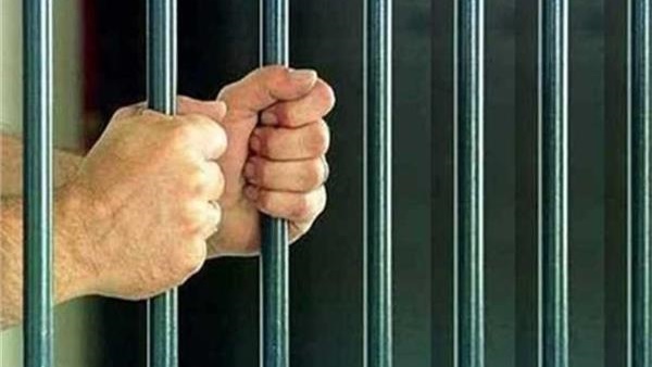 المؤبد والمشدد 5 سنوات لمتهمين بتهريب المهاجرين لأوروبا