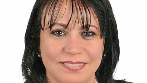 أمل جمال تشارك في ملتقى الشعر الأول بمركز طلعت حرب الثقافي.. الخميس