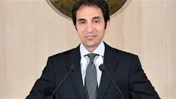 الرئيس السيسى يعود إلى أرض الوطن بعد مشاركته فى قمة الاتحاد الأفريقي