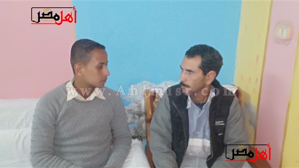 "أهل مصر" في منزل الطفل المعتدى عليه من زميله بـ "موس"