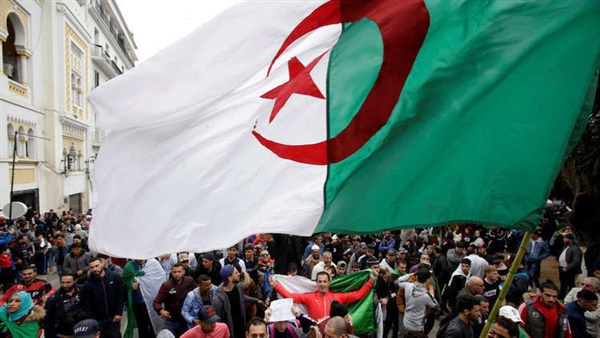 بعد ثماني سنوات من الربيع العربي الجزائر لن تضيء فتيلًا جديدًا في الشرق الأوسط