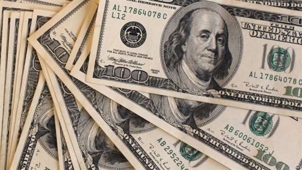 الدولار يتجه إلى أكبر هبوط أسبوعي في 3 أشهر