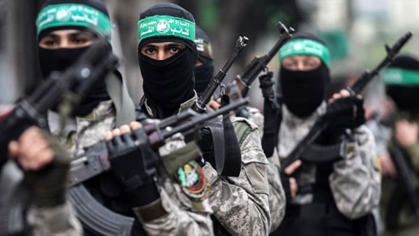 حماس تفرض منع التجول في دير البلح.. الحراك الشبابي يدعو لإضراب عام غدا بغزة