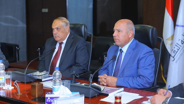 اجتماع وزير النقل مع  رئيس مجلس إدارة الهيئة العربية للتصنيع