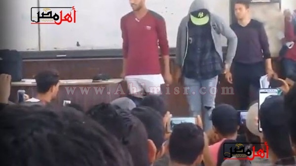 اللى مش هيقلع هيسقط".. هجوم على أستاذ العقيدة
