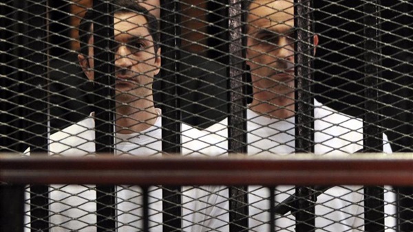 علاء وجمال مبارك بـ"التلاعب بالبورصة"