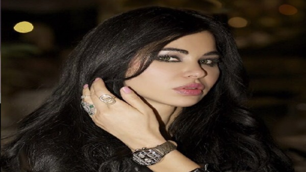فنانة شهيرة: عصام كاريكا اتحرش بيا وبيهددني بالقتل (فيديو)