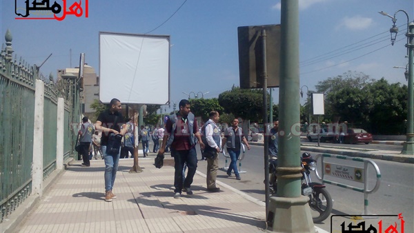 هجوم جماعى من عمال شركة بالمنيا للتصويت في استفتاء الدستور 2