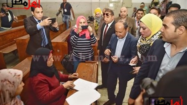 وزير التجارة يدلى بصوته في الاستفتاء على التعديلات الدستورية