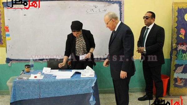 وزير العدل يدلي بصوته في استفتاء التعديلات الدستورية 2019