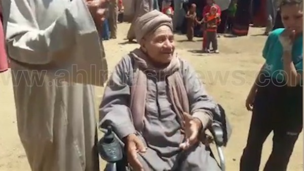 استفتاء دستور 2019.. ذوي إعاقة في بني سويف: السيسي عملنا معاش أغناني عن السؤال (فيديو)