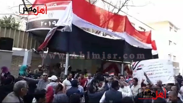 استفتاء دستور 2019.. صوت غريب داخل سيارة ملاكي بإمبابة يثير الرعب