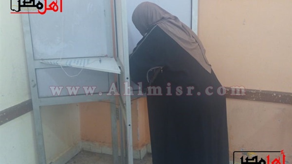 رئيس لجنة مدرسة رمسيس: 1800 ناخبًا أدلوا باصواتهم حتى الآن في استفتاء دستور 2019