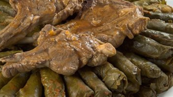 طريقة عمل طاجن ورق عنب باللحم في المنزل