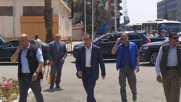 رئيس مجلس الوزراء بمجمع هيئات التأمين الصحي ببورسعيد