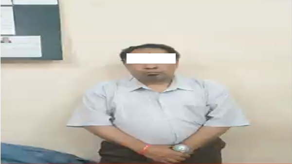 ضبط شخص حاول سرقة بطاقة الاقتراع في استفتاء دستور 2019 بالنزهة.. اسمه محمد مرسي