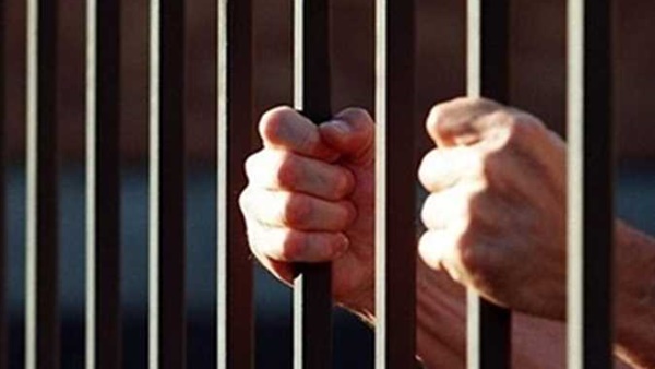 حبس قائد سيارة سقطت داخل وحدة مرور العجوزة 4 أيام
