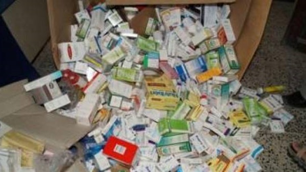 ضبط 6 آلاف عبوة أدوية مخالفة داخل صيدلية في السيدة زينب