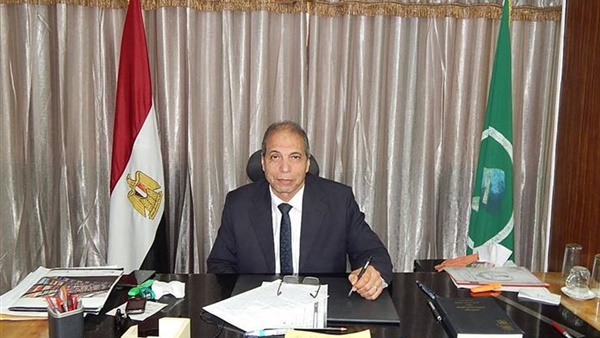 استبعاد رئيس لجنة بالشهادة الإعدادية ومراقب أول وإحالتهما للتحقيق