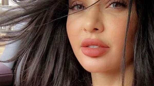 للمرة الأولى قمر بدون مكياج (فيديو)