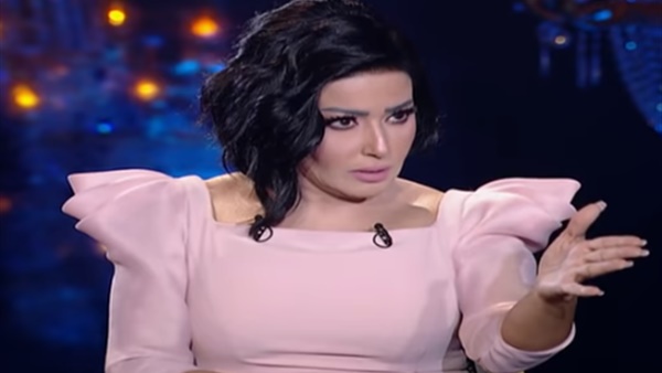 سمية الخشاب تفتح النار على أحمد سعد: كان ممكن أسجنه (فيديو)