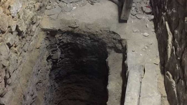 القبض على موظف حال تنقيبه عن الآثار داخل منزله بأسيوط