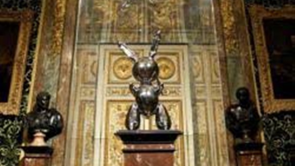 تمثال"أرنب بلا وجه"