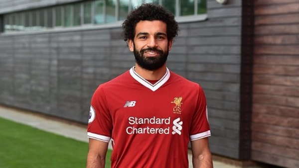 تقارير إسبانية: صراع جديد بين الريال وبرشلونة على التعاقد مع محمد صلاح