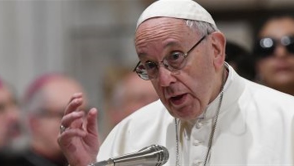: البابا فرانسيس يفرض تشريعا جديدا لوقف الفضائح الجنسية للقساوسة