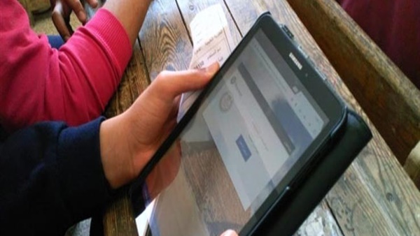 امتحان اللغة العربية أولى ثانوى بالإسكندرية.. تغيير الامتحان إلى ورقى بعد تعطل سيستم التابلت