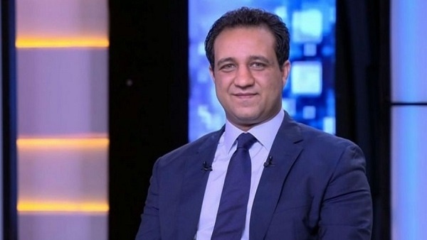 قميص الأهلي في مدرجات الزمالك.. أحمد مرتضى يدعو مشجع أهلاوي لنهائي الكونفدرالية