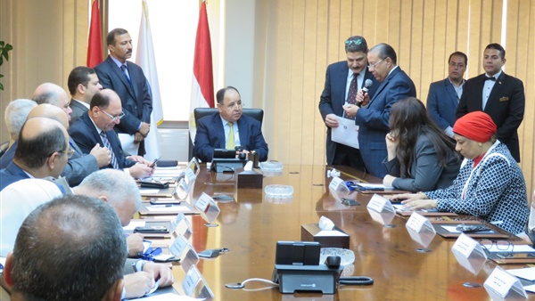 إلزام جميع الجهات بتحصيل المستحقات الحكومية والضريبية والجمركية من خلال منظومة الدفع الإلكترونى