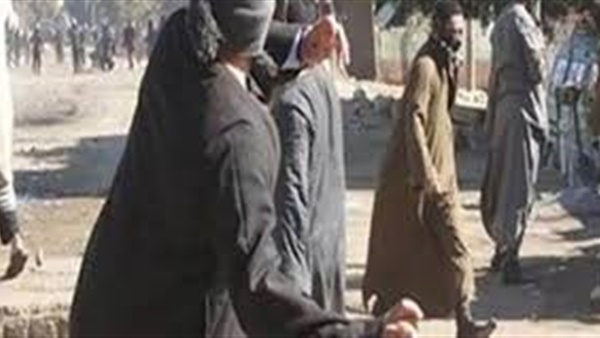 مشاجرة بالطوب والحجارة بين عائلتين في المنيا