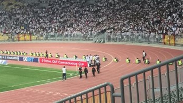 رئيس الزمالك يصل برج العرب لمتابعة لقاء الزمالك ونهضة بركان