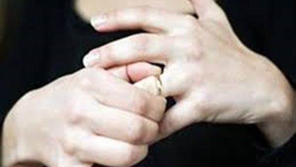 ياسمين تطلب الخلع: ضربنى عشان قولت لأمه إيه القرف ده