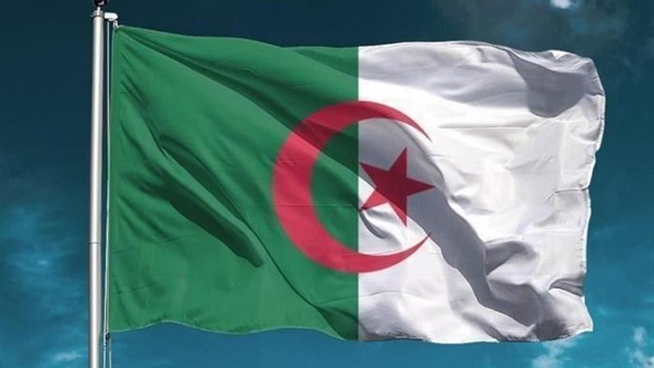 الجزائر تتهم فرنسا بالمماطلة في تسليم أرشيفها "المهرب"