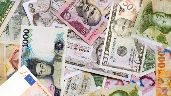 أسعار العملات اليوم الإثنين 10 يونيو في البنوك المصرية.. الدولار يسجل 16.71 جنيه