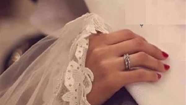 الزواج العرفي باطل في هذه الحالة وهذا شرط زواج المرأة من رجل آخر وهى متزوجة عرفيا