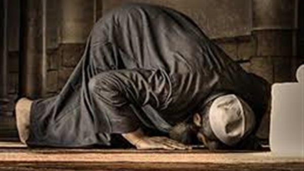 اشتعال معركة الحلال والحرام بين الإفتاء والسلفيين.. الأولى تُحلل الصلاة داخل مساجد الأضرحة.. والشعراوي للمعارضين: أغبياء