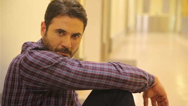 أحمد عز: الممر تدربنا فيه بالرصاص الحي وصورنا في أماكن عسكرية (فيديو)
