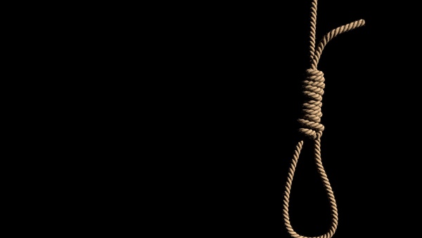 الإعدام شنقًا لمنقذ بحري وسائق لقتلهما قائد سيارة ودفنه حيًا بالإسكندرية