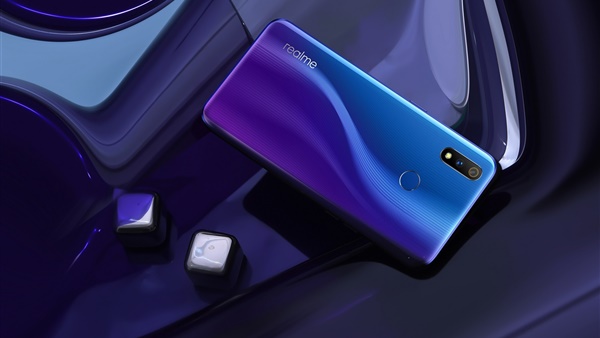 بعد إطلاق هاتف realme 3 Pro بمصر.. تعرف على المزايا والأسعار