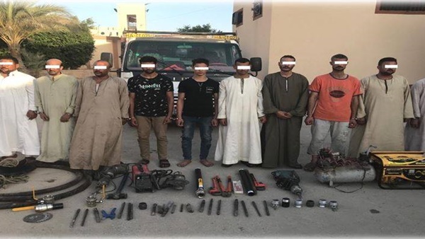 10 مسجلين سرقوا 200 طن بترول من خطوط الأنابيب بالإسكندرية