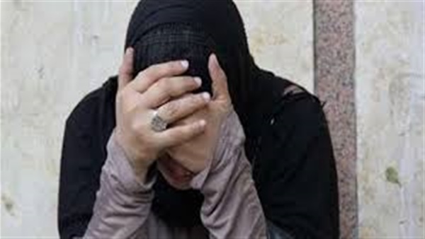 كارثة.. أُم تتلقى علقة موت من ابنها المخمور